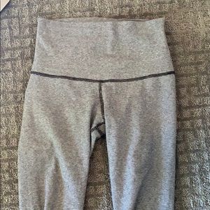 lululemon athletica Gray  and white striped leggings.size 4, but no size tag.